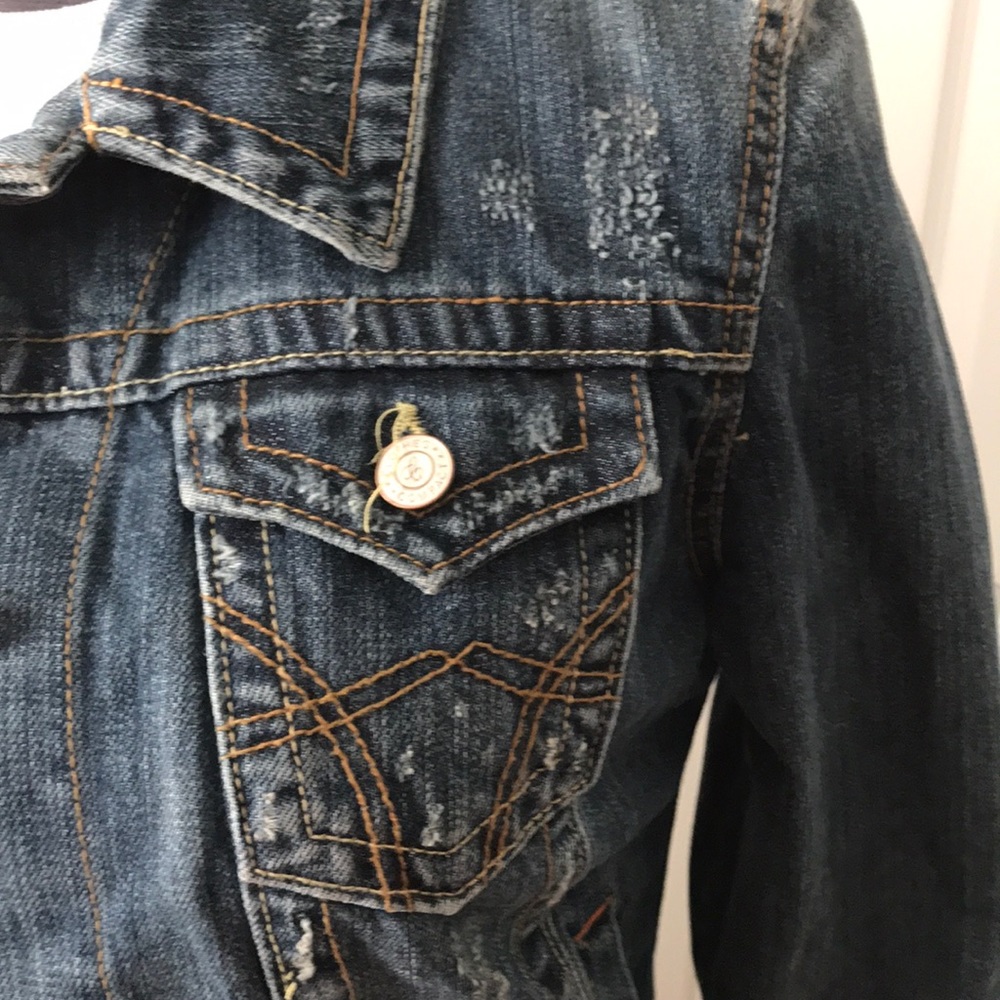 Distressed denim jacket-large - Picture 4 of 7